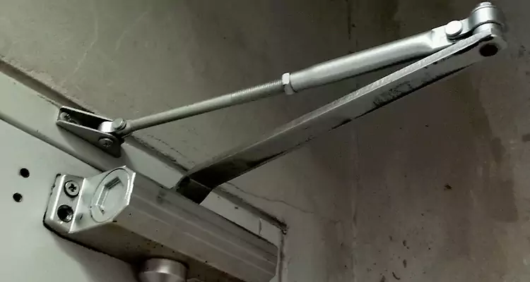 Door Closer Oil Leak Repair in Dunedin, FL