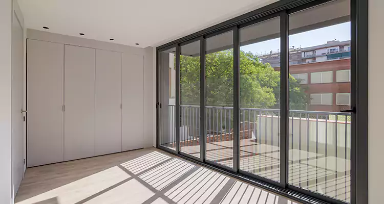 Fix Sliding Screen Door Track in Dunedin, FL